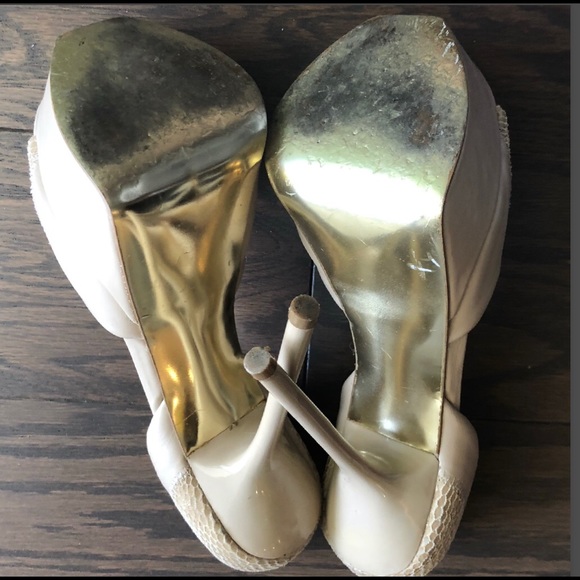 BEBE NUDE LEATHER SNAKESKIN HEEL - Picture 7 of 8